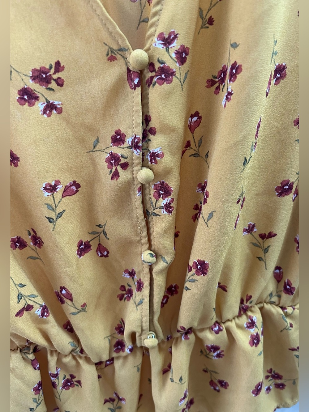 Hippie Rose Women Med long-sleeve Mustard yellow floral blouse, V-neck,pendulum - Picture 4 of 8